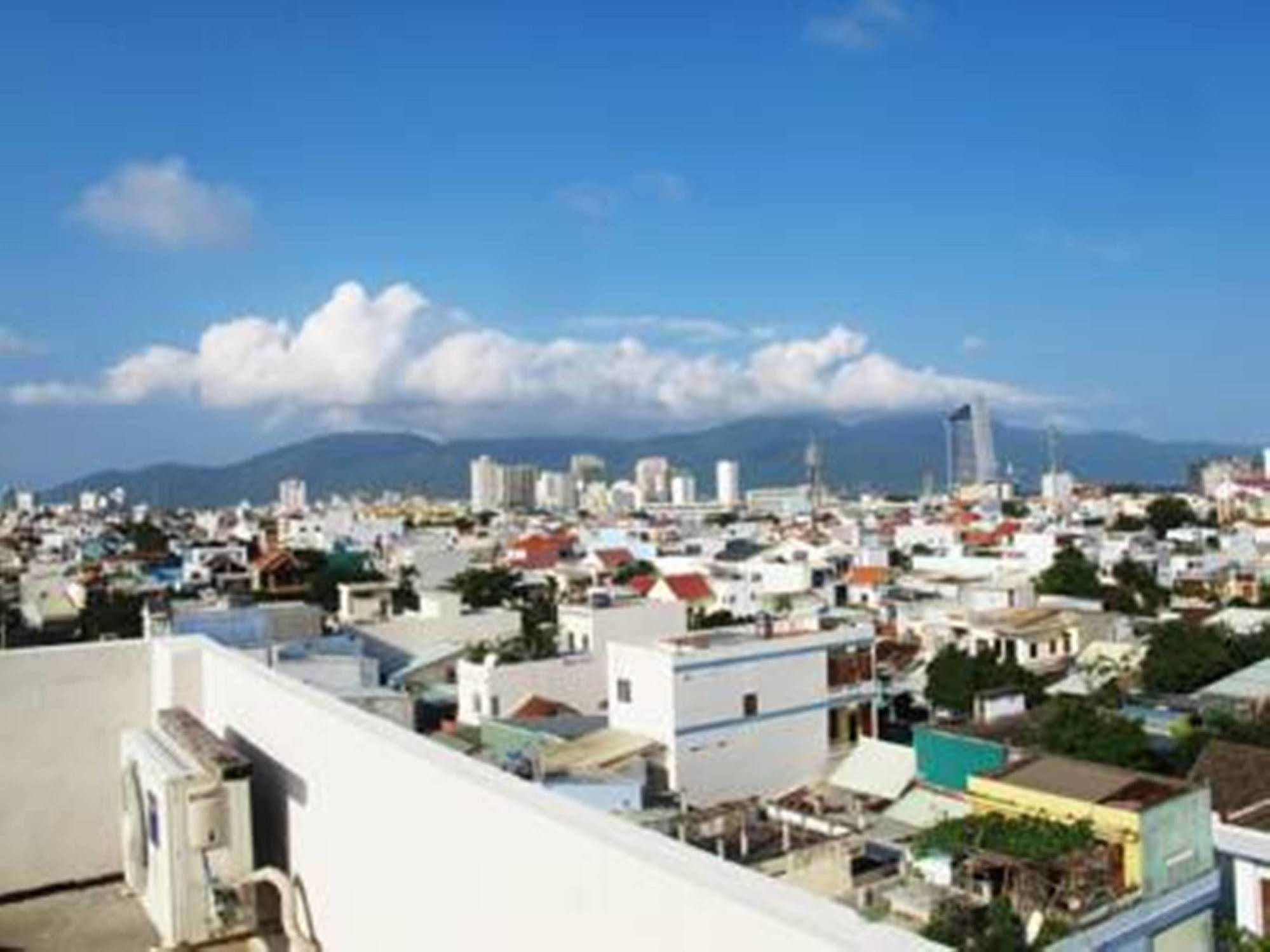 Reddoorz Near Cau Song Han 2 Da Nang Esterno foto